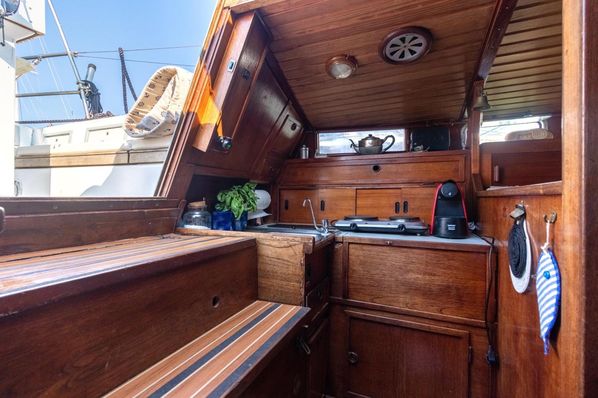 Hotel Quo Vadis Yacht Bari Exterior foto