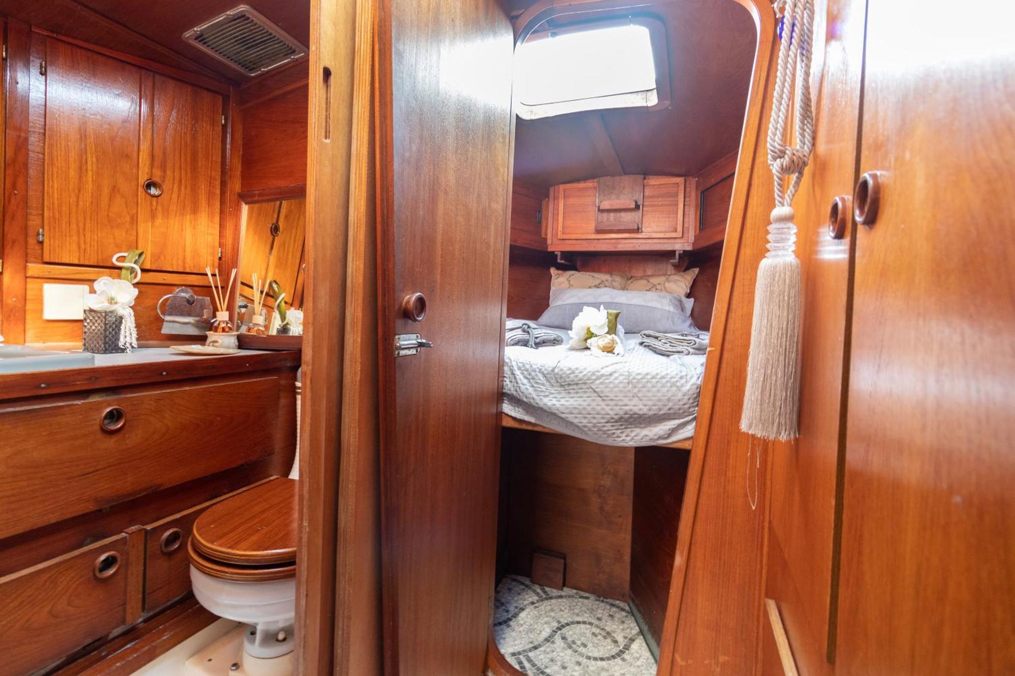 Hotel Quo Vadis Yacht Bari Exterior foto