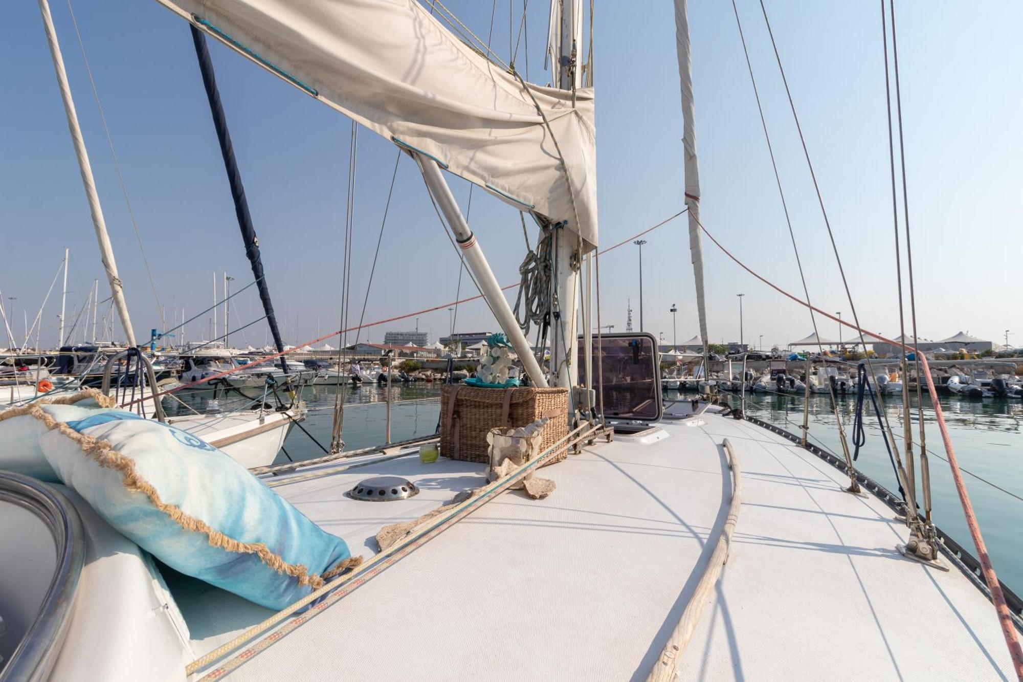 Hotel Quo Vadis Yacht Bari Exterior foto